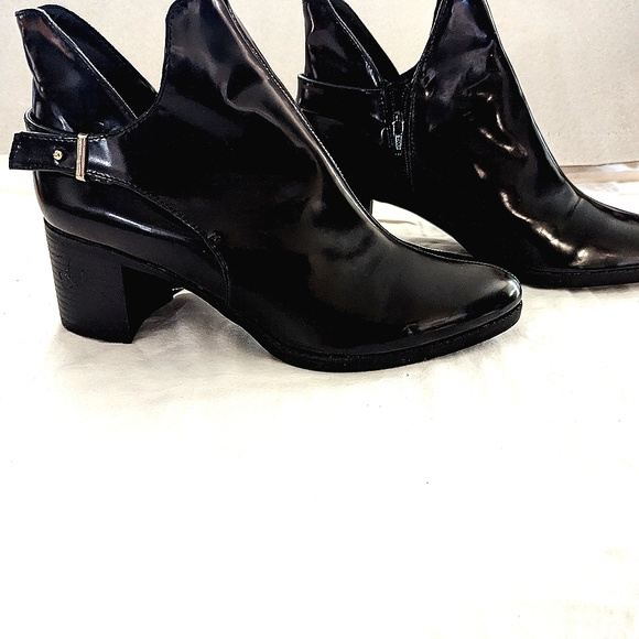 Zara NWT Black Vegan Booties Size 41 - Picture 1 of 9